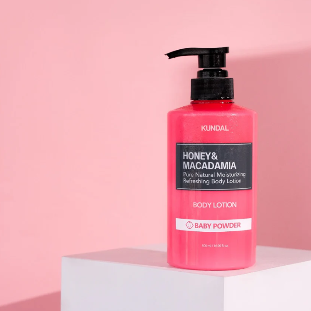 Korean Skincare KUNDAL Honey & Macadamia Pure Body Lotion Baby Powder mit EAN 8809568740005 500 ml Koreanische Kosmetik K Beauty