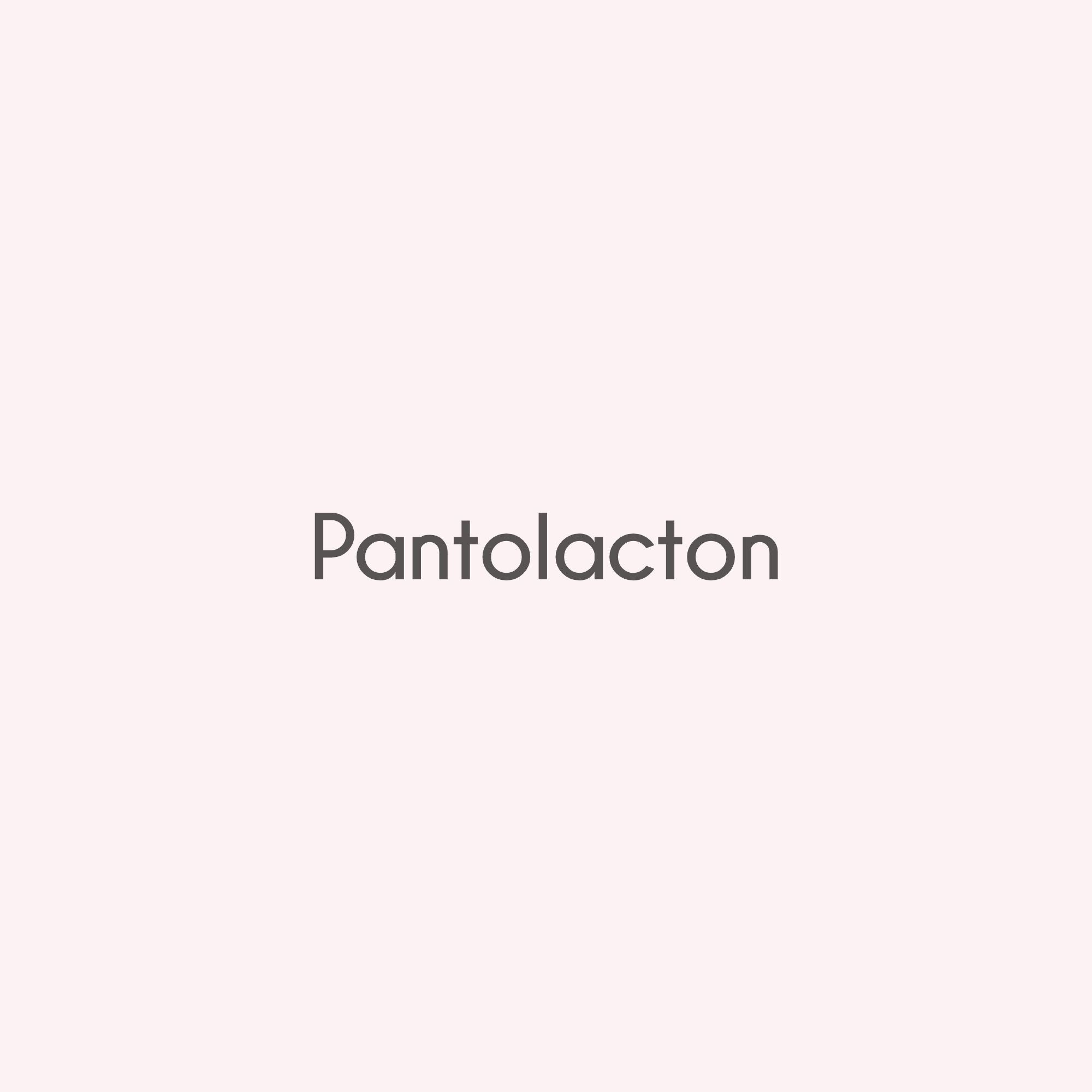 Pantolacton ist eine milde, stabilisierte Form von Pantothensäure (Vitamin B5), die gezielt zur Beruhigung und Stärkung der Hautbarriere in der koreanischen Hautpflege eingesetzt wird.